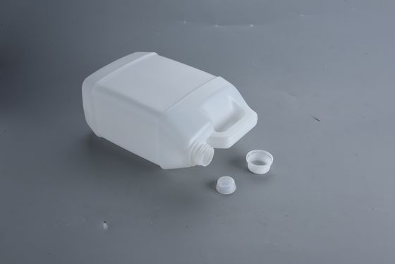 4L Customizable Plastic Jerry Can Tight Head Square Shape HDPE Material 2mm Wall Thickness 30mm External Diameter